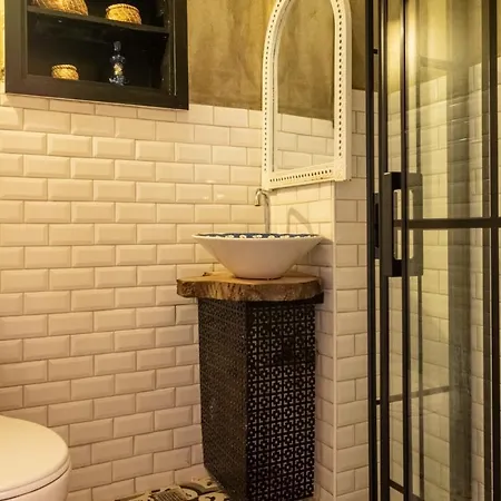 Charming Flat With Central Location In Kadikoy